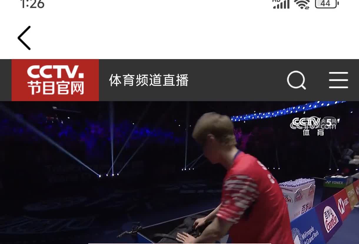 哈哈！石宇奇打的太投入了。比赛结束了都不知道，21：16了，还往自己的位置走[呲