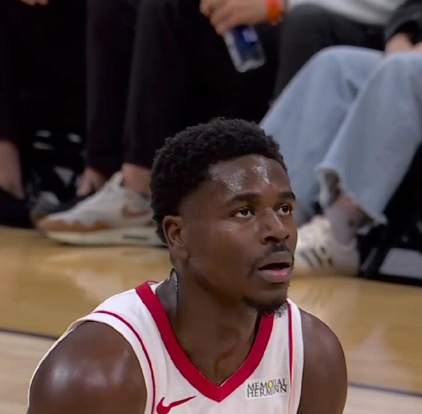 不知不觉火箭5连胜喽！！！114-104拿下骑士，今天两位替补骑兵打的不错！霍