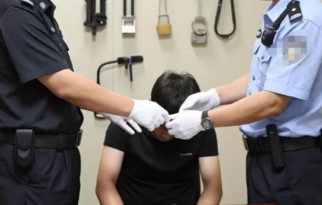 朋友妻不可欺！四川南充，男子和女朋友一起请好哥们吃宵夜，饭后，男子邀请朋友去自己