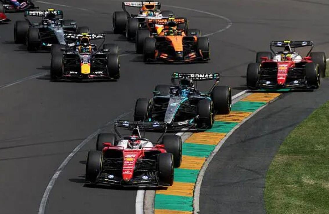 2026赛季F1揭幕战墨尔本落幕，梅赛德斯包揽冠亚军，拉塞尔杆位夺冠，19