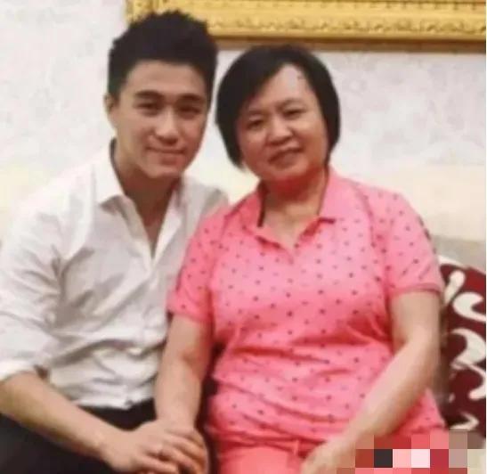 保姆中奖3000万，何猷君直言为其养老，这份真情太动人2011年，赌王何鸿燊