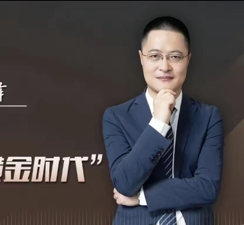 面相不会骗人，仔细看看赵海峰的眼睛、下巴和鼻子，就知道他不是什么好人。看到赵海峰