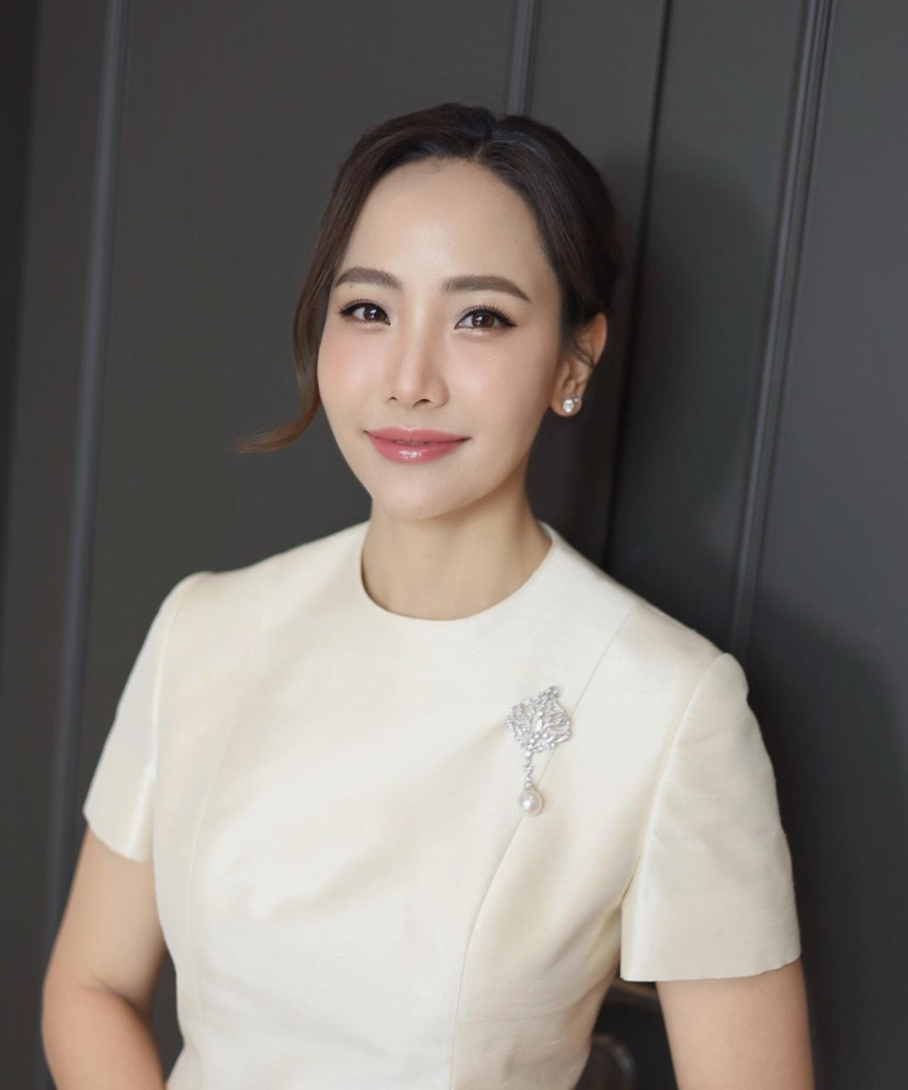38岁泰国第一夫人好美，五官360度无死角泰国第一夫人现身呵叻府查卡拉县农普銮