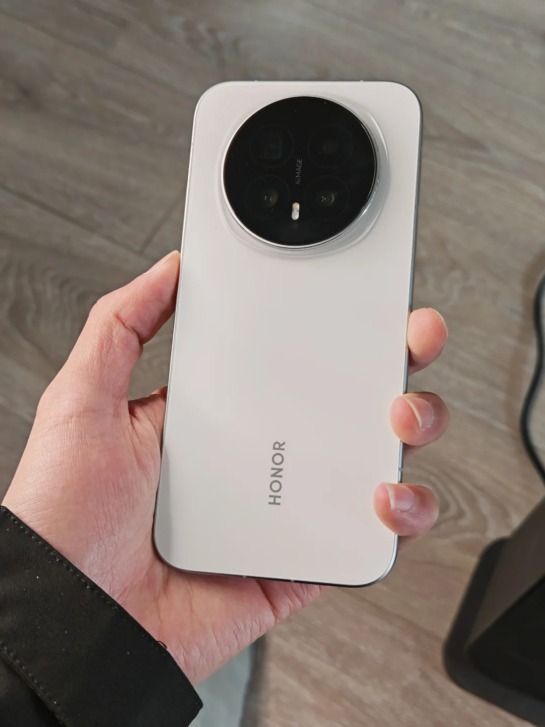 纠结到底选荣耀Magic8还是荣耀Magic8ProAir，听我一句劝，要不然大