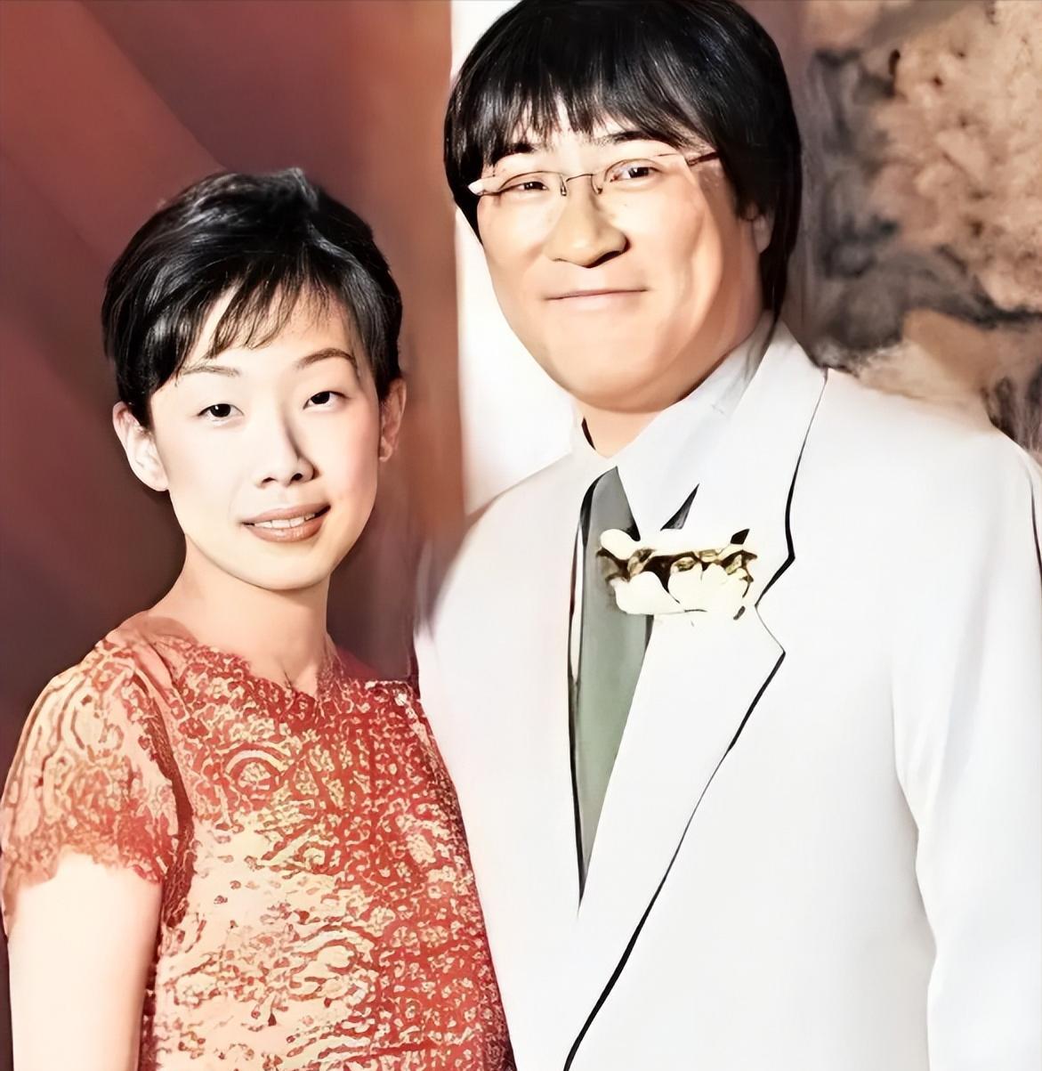 2003年，林忆莲向李宗盛提出离婚，李宗盛坦言：我年近半百，却要妻离子散，真的是