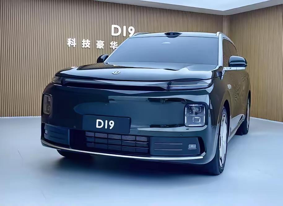差距越来越大了！​1、比亚迪766401辆2、吉利470396辆3、长安2