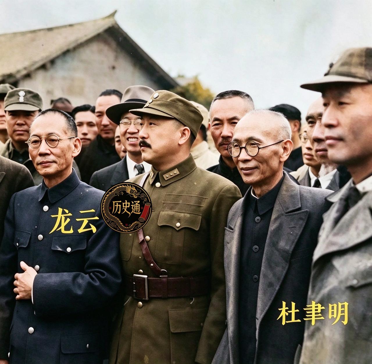 一九四五年十月六日清晨，巫家坝机场风很大。停机坪上，一架运输机舱门大开却迟迟不起