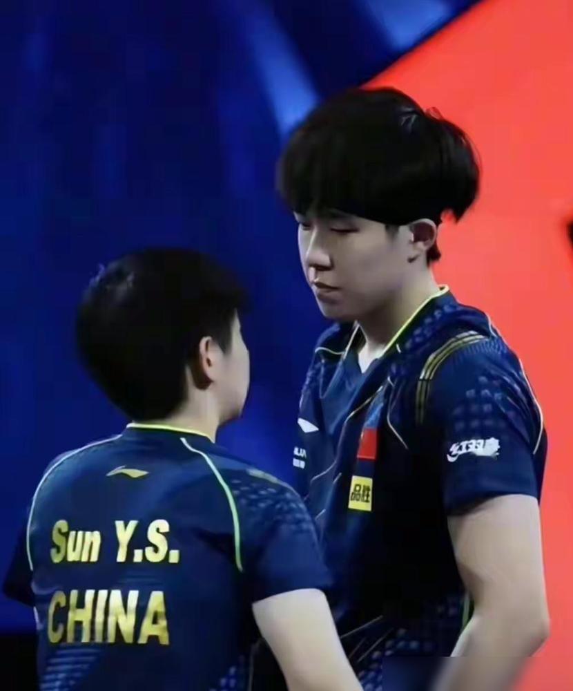 莎莎：大头，对不起了！大头：莎莎，你说啥呢。简单说下发生了啥：赛场上，这