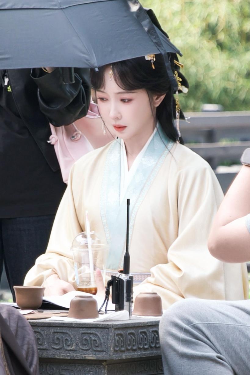 《归良辰》还有宣璐耶一个小中分刘海～～～🍃🍃🍃