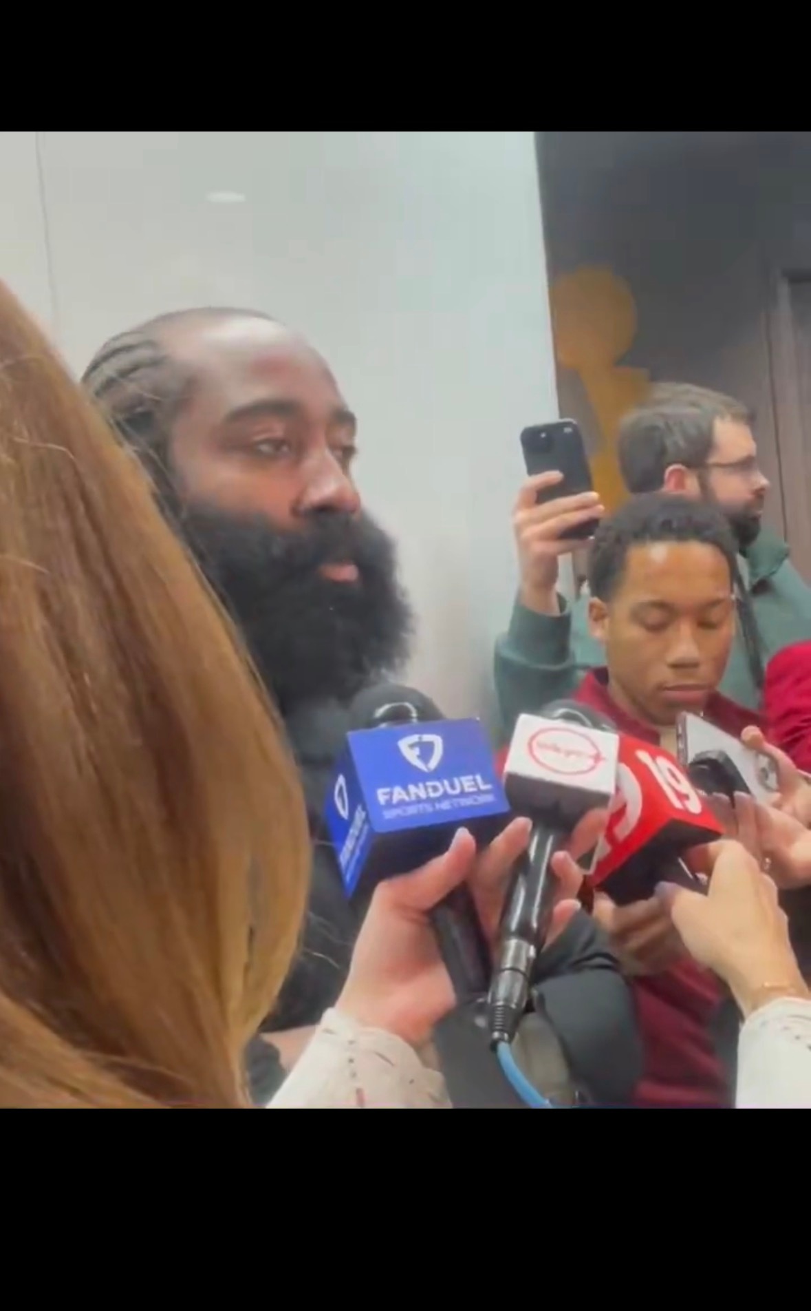 哈登表示，贾勒特·艾伦“比我想象中的还要出色”。