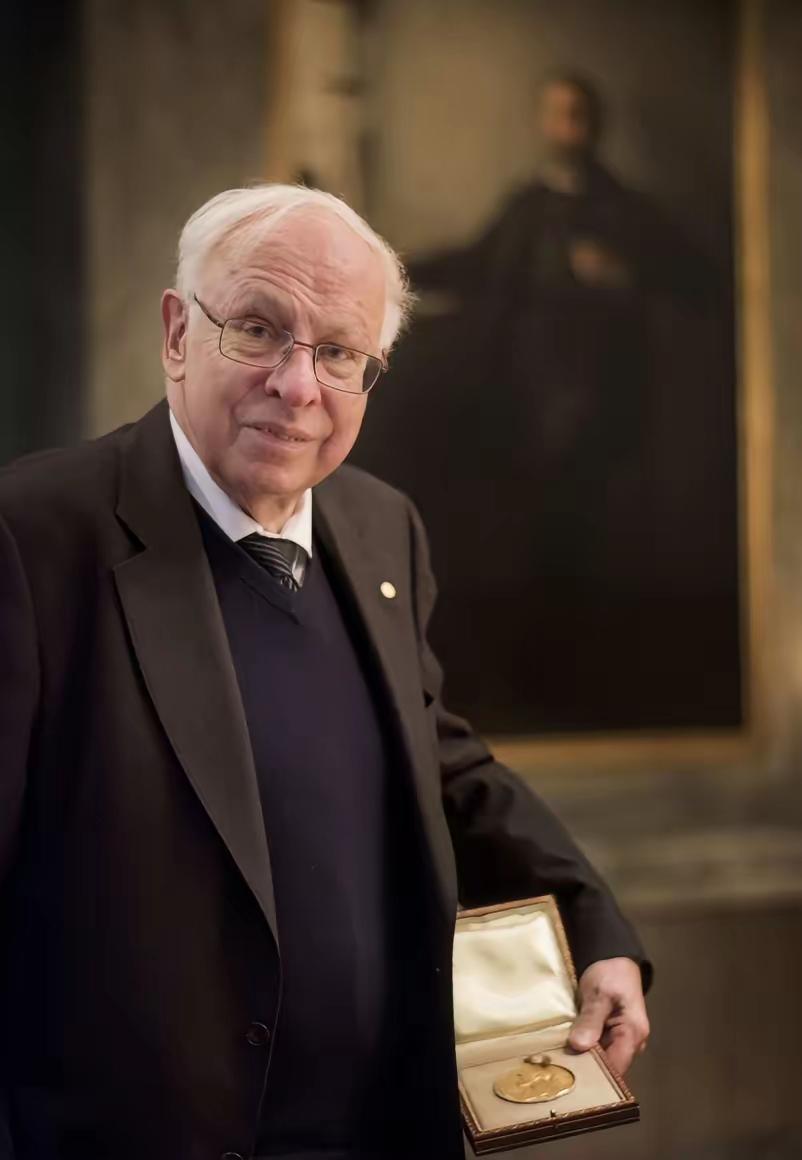 “我有个老师不喜欢我，我也不喜欢他。学年结束时，他决定让我不及格。讽刺的是，不及