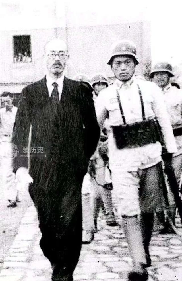 1945年，日本投降，老蒋特别对何应钦交代说：酒井隆这个战犯必须处以极刑，让