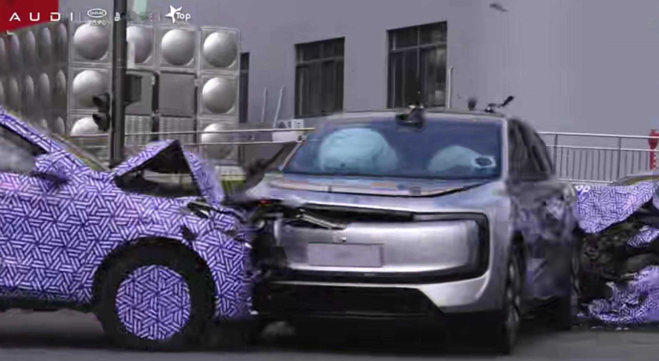 奥迪E7X媒体闭门沟通会泄密奥迪E7X最近热度很高啊，前几天刚跑了山路圈速第一，