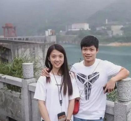 苏炳添与妻子年轻时的照片，二人青梅竹马从初中至今，属实可贵​​​