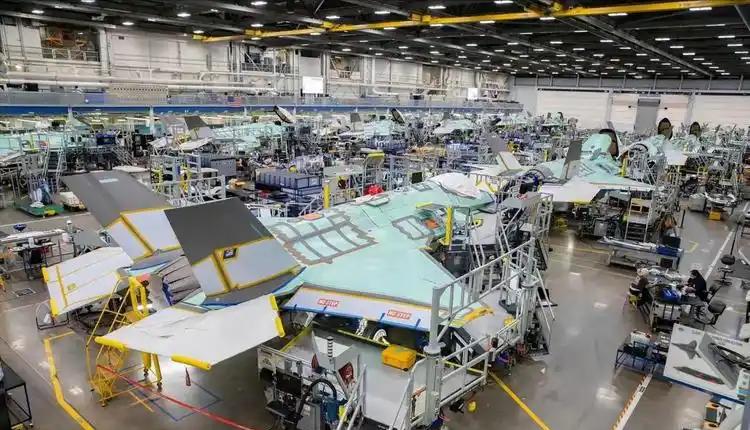 “吃中国饭，砸中国碗？“洛克希德·马丁的沃斯堡工厂突然停止工作，机械臂僵在半