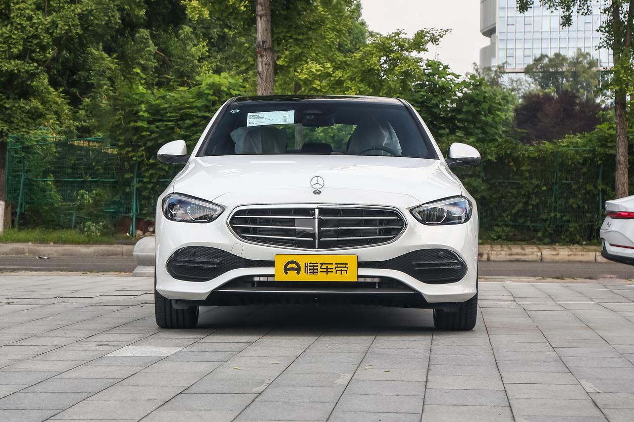 同样是B级车，豪华品牌和普通品牌的养车成本到底差多少？拿奔驰C级和大众朗