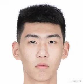 有人问，中国男篮今天输这么多分，要是上徐昕跟庞峥麟会不会好点。庞峥麟不好说，但是