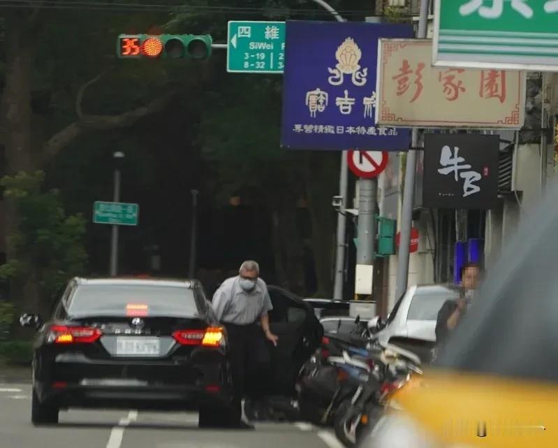 台湾高层有多少公务车？台湾民代罗智强办公室主任说台湾监察部门供领导使用的是2