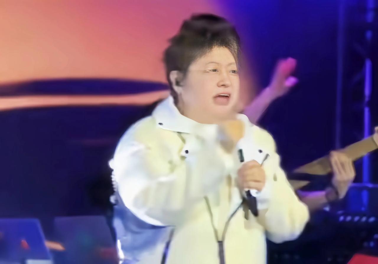 韩红在武汉开演唱会，不知门票能否卖完，武汉人能“走个面儿”吗韩红7月18号要在