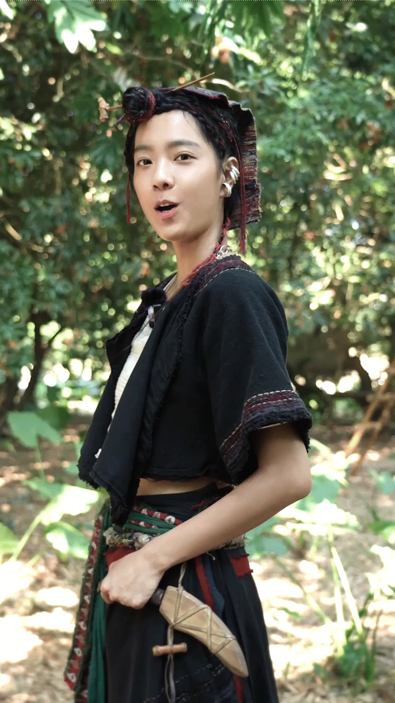大鹏选庄达菲演阿僮的原因荔枝园需要一抹亮色，庄达菲就是那道光！她有让人瞬间放松