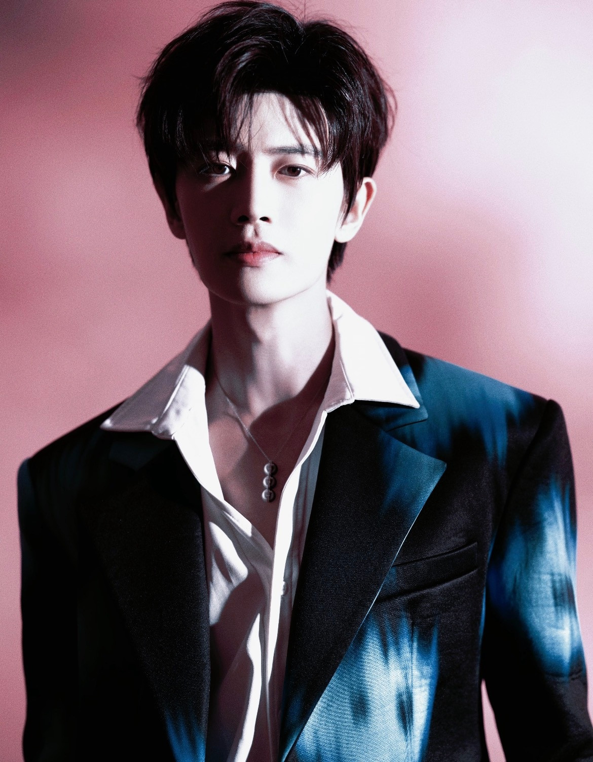 任嘉伦终于有HE的剧了任嘉伦终于有HE的剧本任嘉伦，中国内地男演员、歌手早年曾