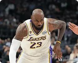 看了湖人队末节14分逆转独行侠的比赛，我认为有3个非卖品！1、詹姆斯，尽管4