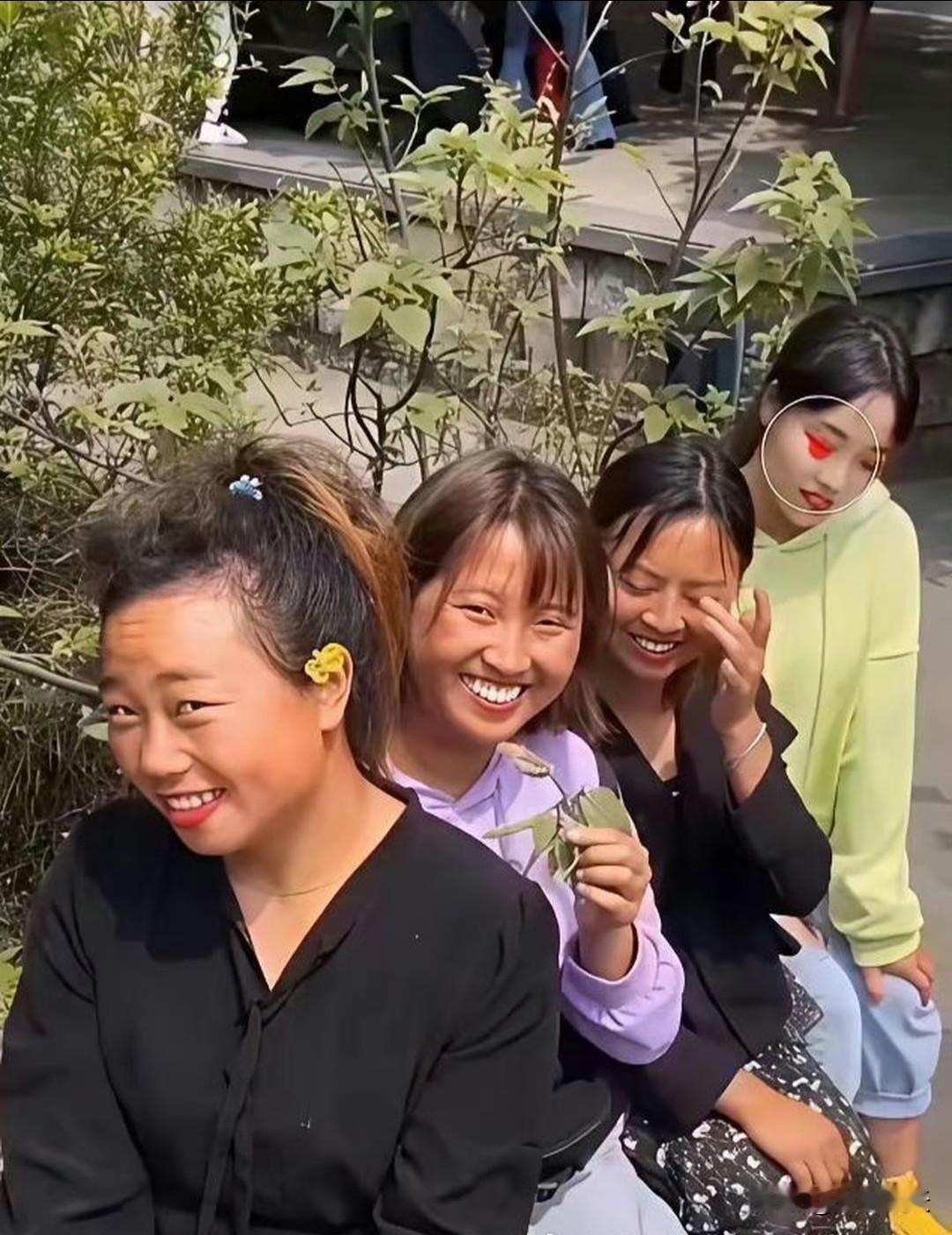 美颜加持下，每个人都挺漂亮的​​​