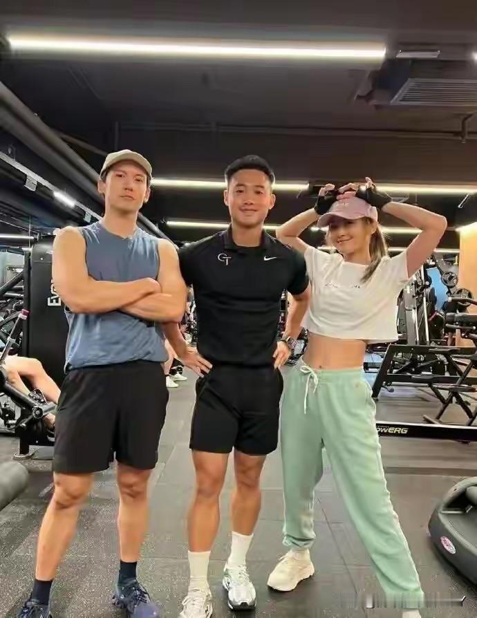 阿Sa承认恋情了！男友林俊贤是健身教练兼健身房老板，比阿Sa小9岁，其实最早容祖