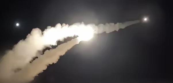 刚刚，朝鲜发射10枚弹道导弹！日本第一时间作出反应这波操作太硬气了！朝鲜说