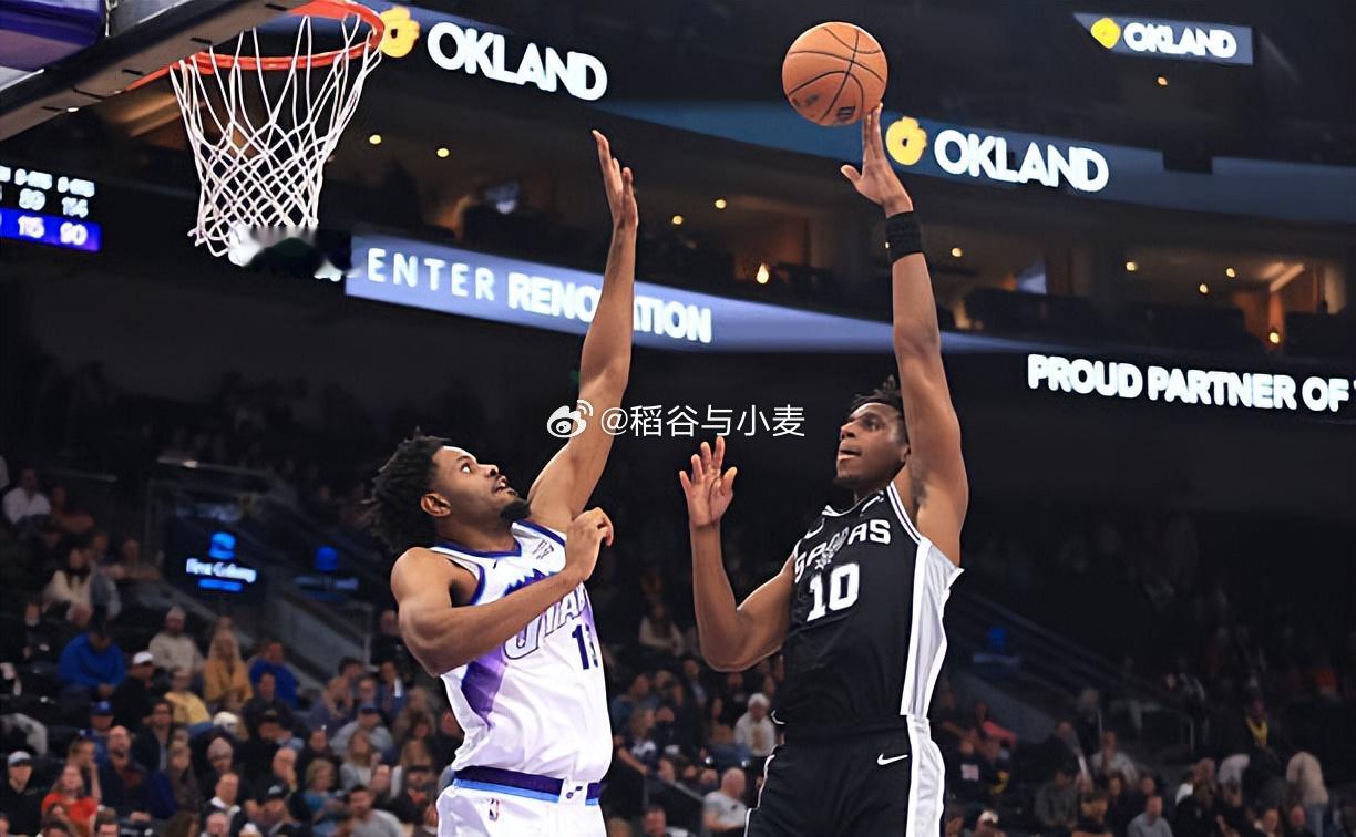 在周一输给犹他爵士的季前赛中，今年NBA选秀大会中的26号秀，也是圣安东尼奥马刺