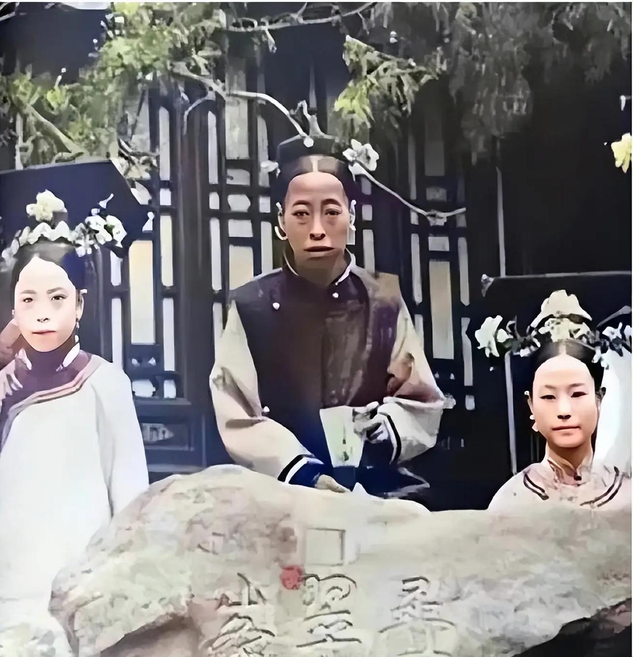 1874年，同治帝崩逝，十九岁的瑜妃开始守寡，她怎样熬出最后的尊严咱先说说瑜