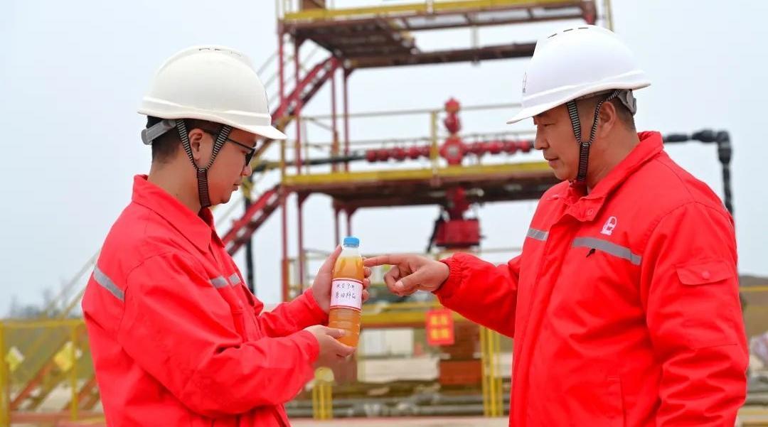 四川盆地挖出“黑色黄金”，亿吨页岩油让咱们腰杆更硬了！最近咱们国家在四川盆地搞