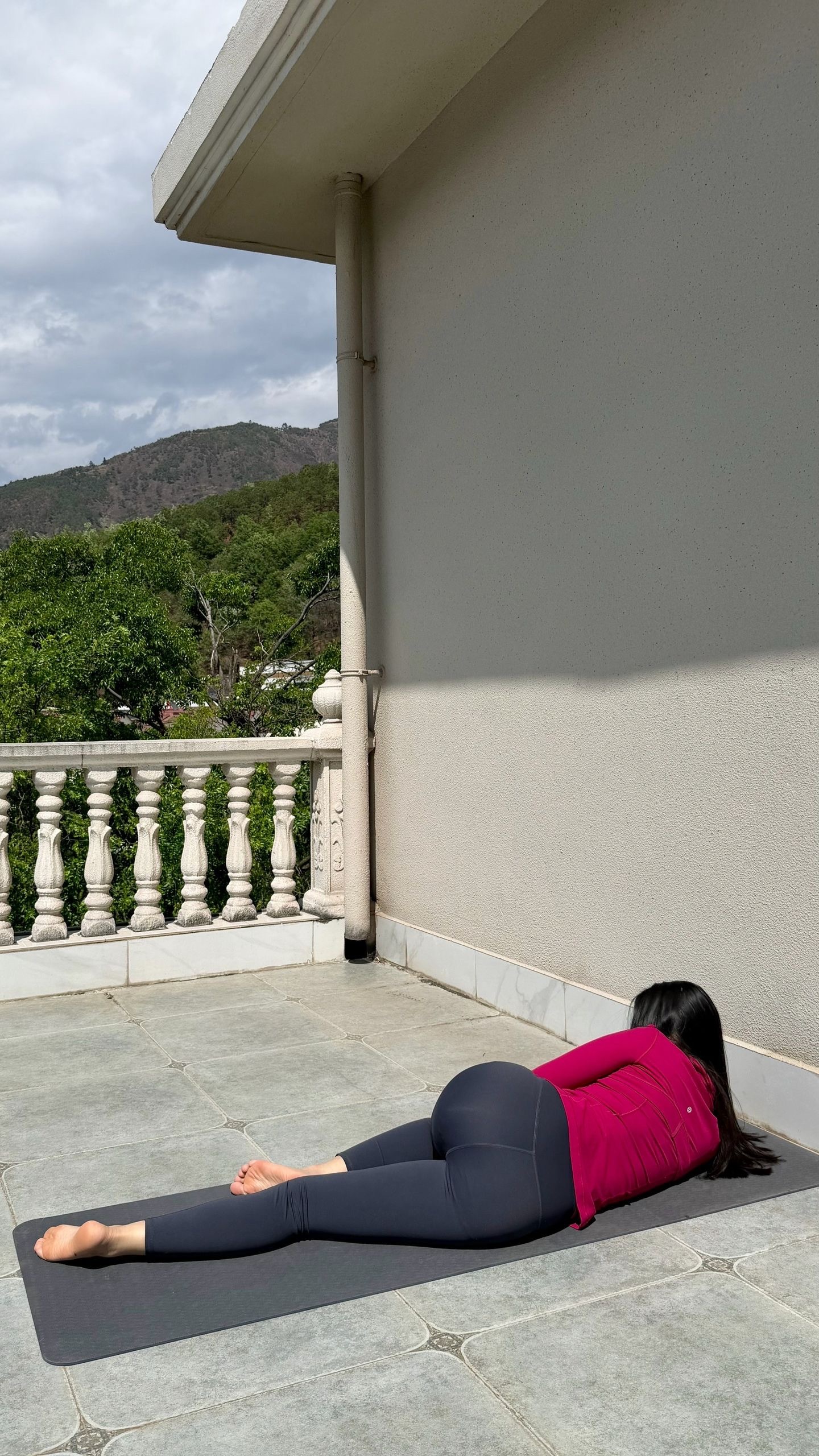 背后谈论我的时候记得欣赏一下我的翘臀￼