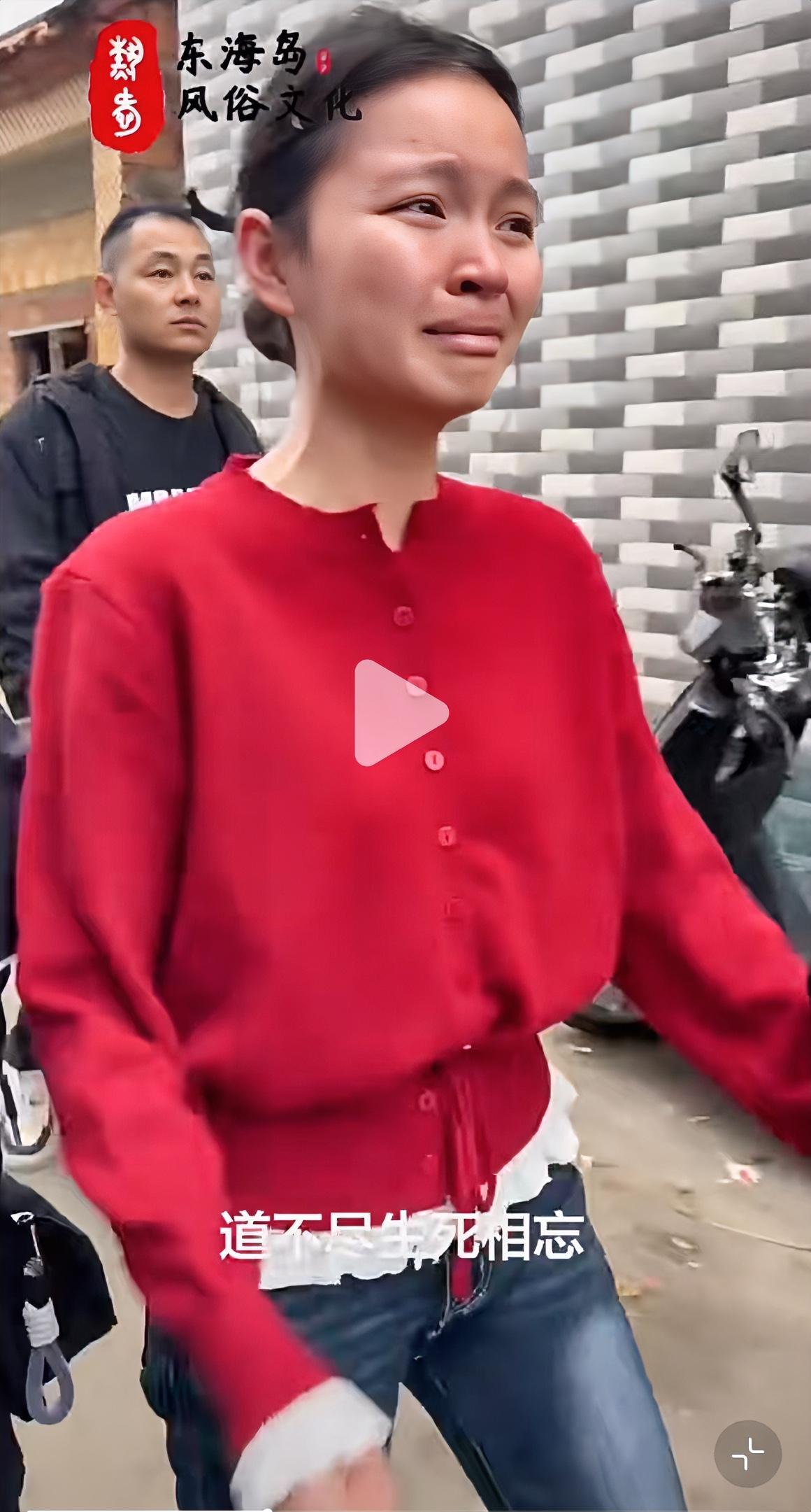 公道自在人心！拾石村这次的事情发酵了好几天之后小童终于出来说话了，她说，