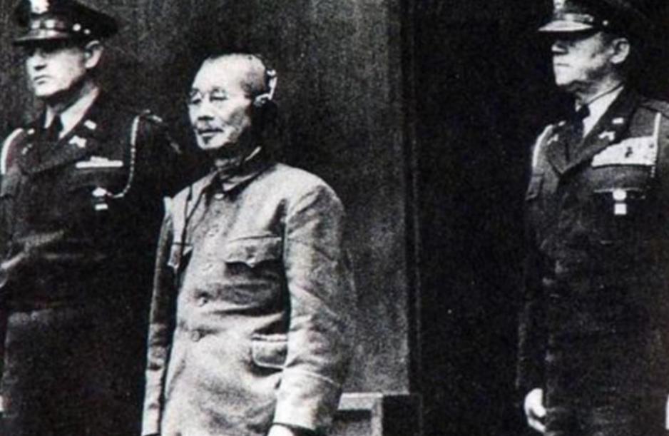 日本还能撑多久？日本人自己恐怕都不敢算。表面上看，东京街头依旧秩序井然，便利店灯