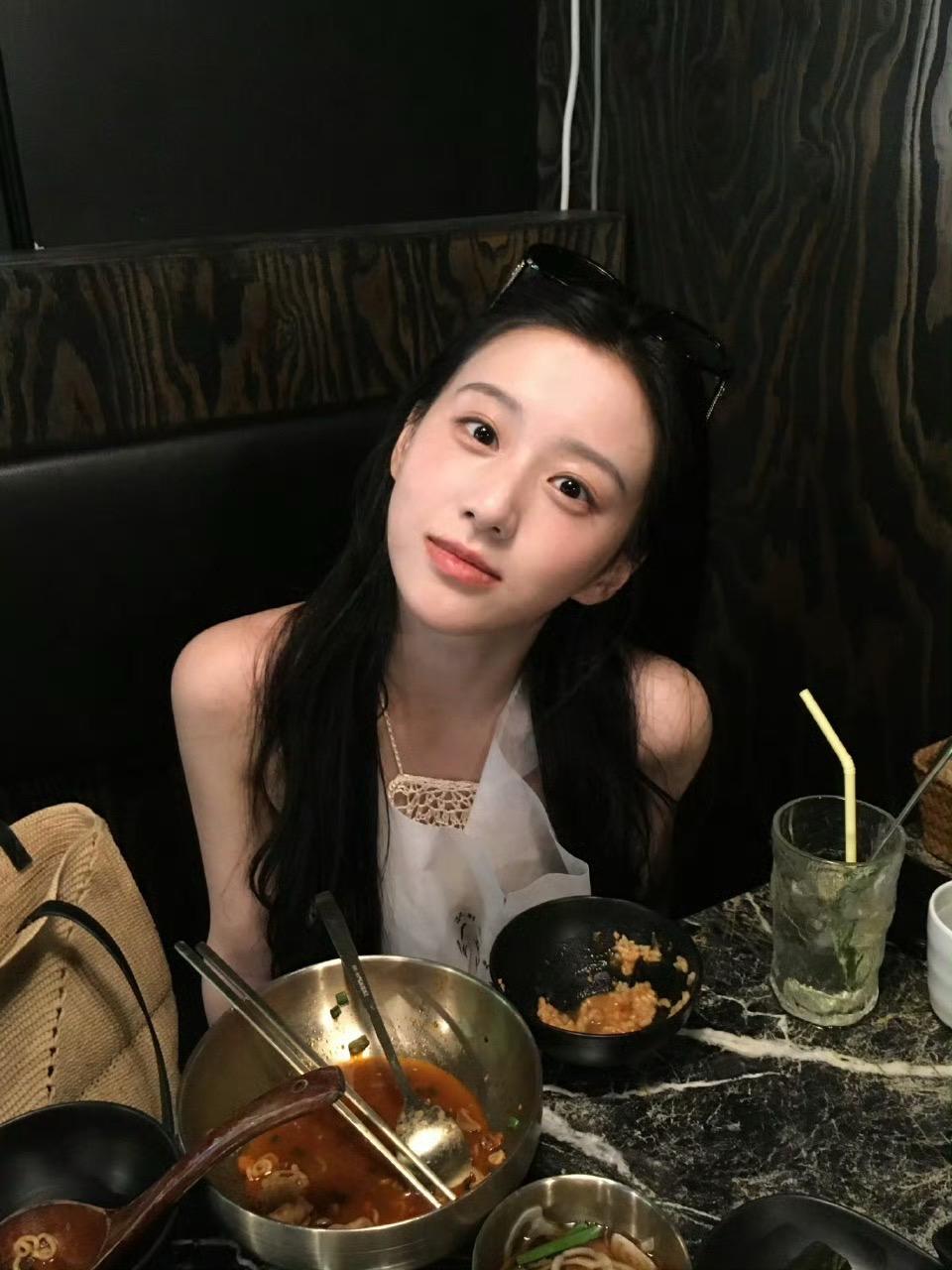 请吃饭的漂亮姐姐