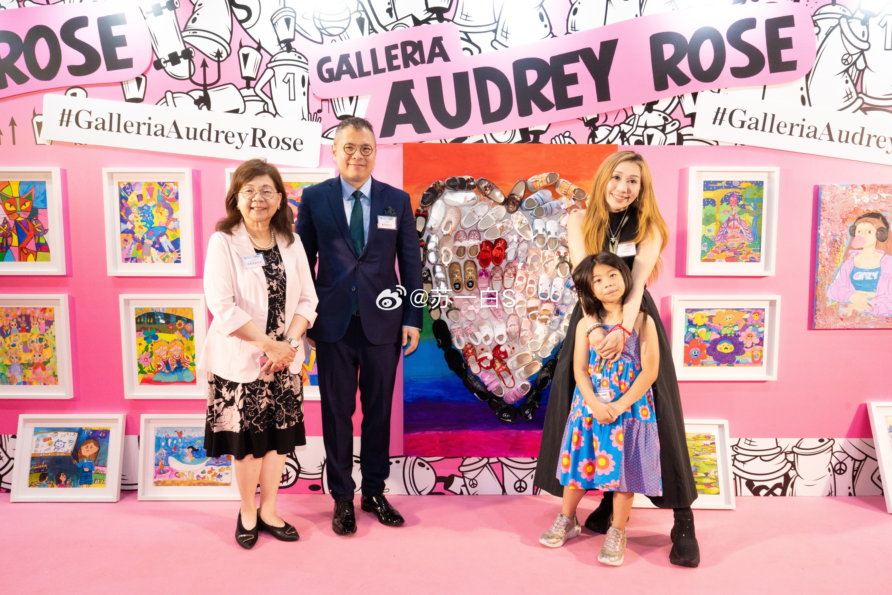 何超盈和辛奇隆的6岁女儿在“儿童书展”办了场个人艺术展览——GalleriaA