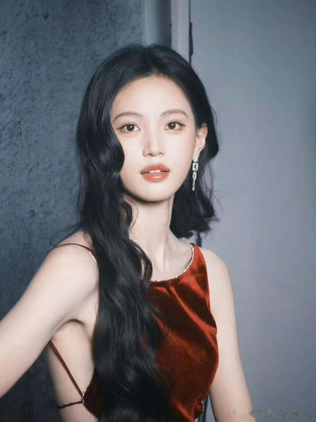 终于轮到沈羽洁上桌了沈羽洁的演员路藏着太多努力，从学霸底子到一个个角色攒经验，如