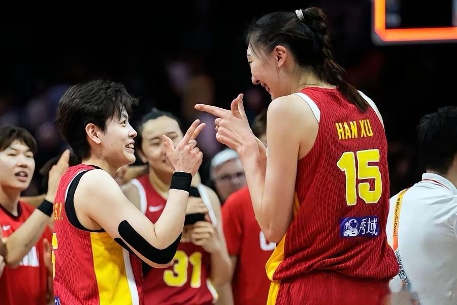 国际篮联主席看傻眼，亚洲其余球队全军覆没，只剩中国女篮撑门面！随着日韩女篮相继出