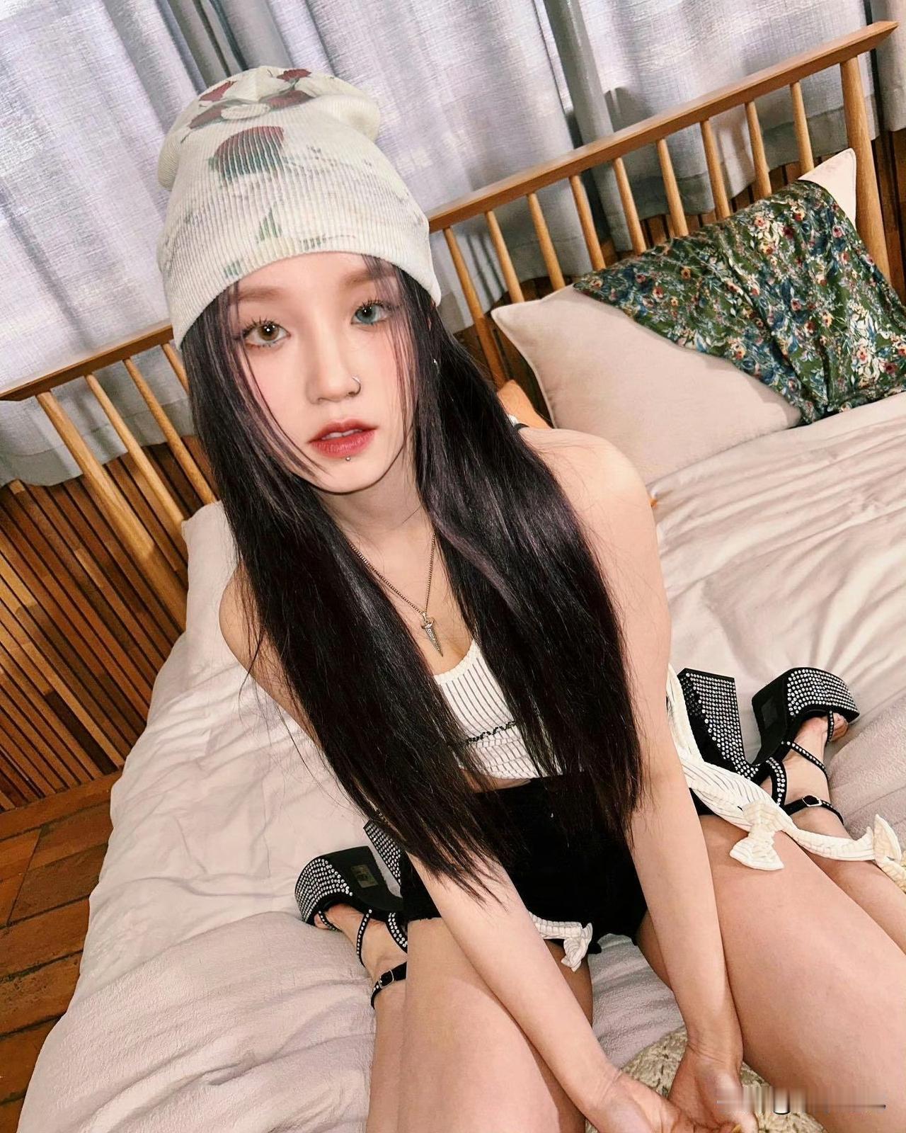 宋雨琦这小蛮腰，小嫩腿有人不爱么？