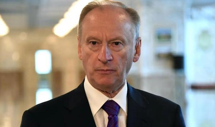 炮舰外交回归？俄高层放话：谁敢堵俄商船，海军直接突破摧毁。普京核心幕僚帕