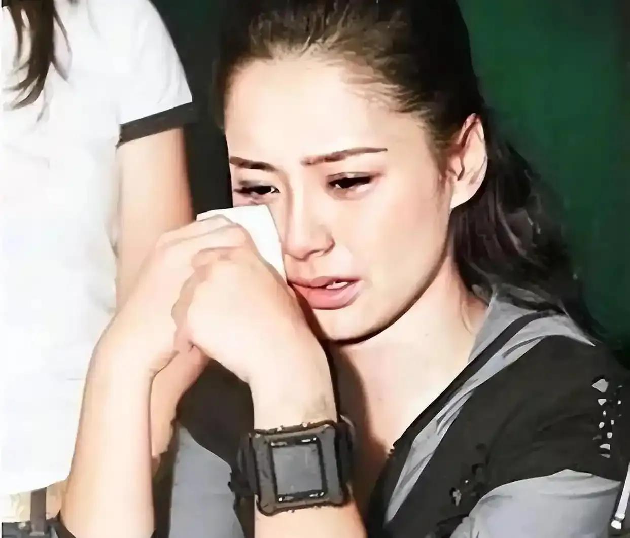 阿娇相关传闻实在令人唏嘘。所谓一顿吃上千元，或许只是其正常消费水准，明星收入高，