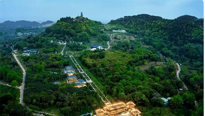 相传，有天阎王在翻看生死簿的时候，突然发现一件奇怪的事情，他发现在800多年间，