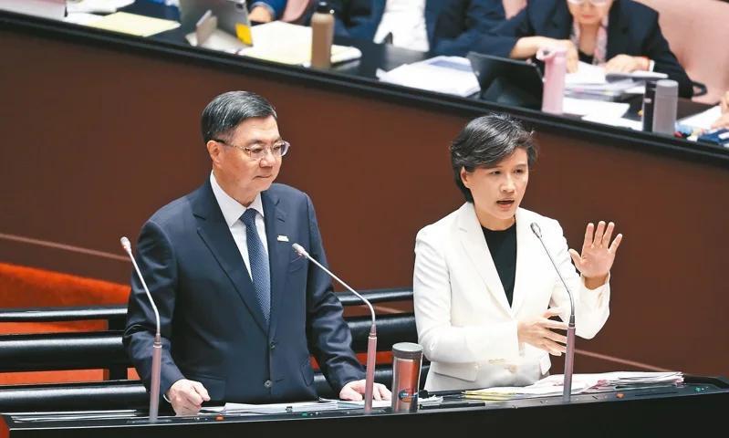 跪美成赖当局“本事”！台湾《联合报》今日社论讽刺道：“赖当局对内剽悍、对陆嘴硬、