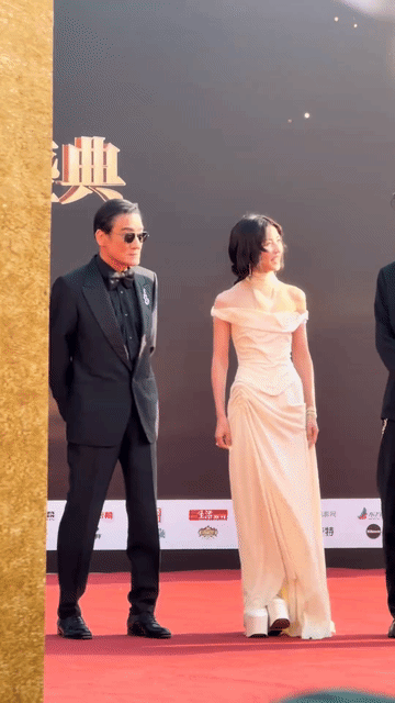 最好的梁家辉！张子枫好幸运也好幸福，辉叔真的拿她当自己的娃儿一样照顾，走红毯前帮