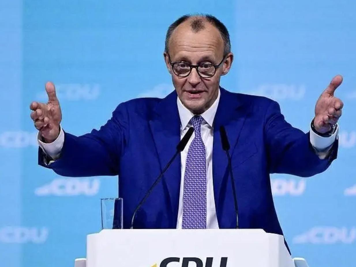 德国：向格陵兰派出13名士兵。全世界：才13名？德国：再增加两名。全