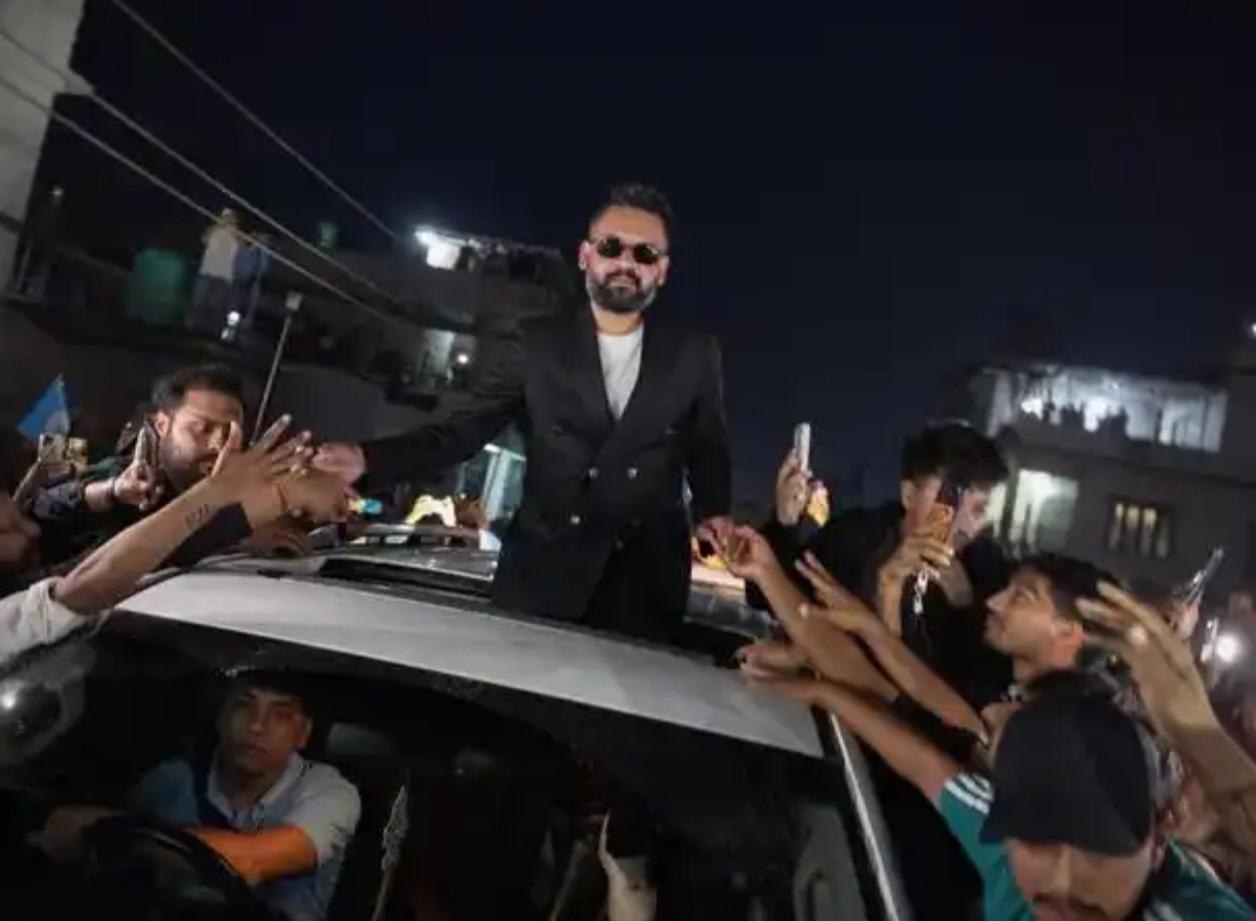 🎤从说唱歌手到国家掌舵者：尼泊尔迎来35岁“斜杠”总理📅历史性时刻