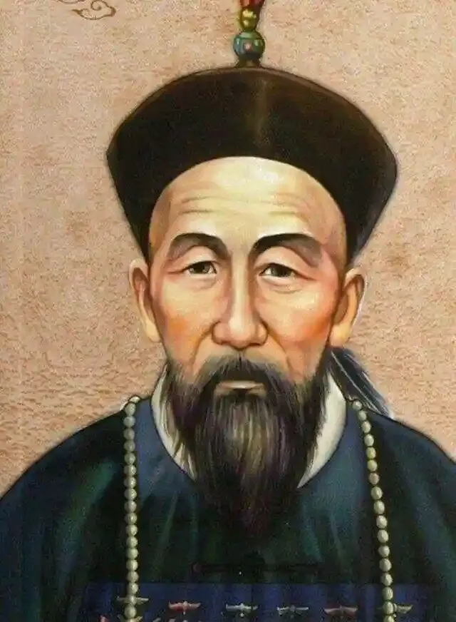 曾国藩纳了一位22岁的小妾，有一天晚上，小妾刚帮他洗完脚，这时，曾国藩想起一件事