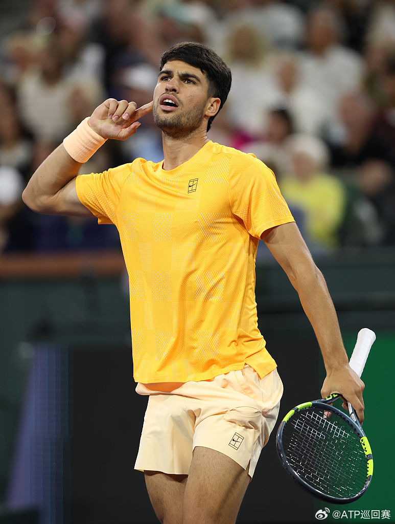 公开赛年代室外硬地连胜场次排名，阿尔卡拉斯追平桑普拉斯并列第三👇55康纳斯（