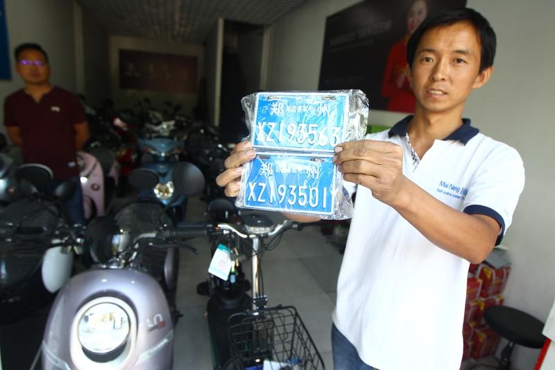 该限速，但不能只限车速，不限系统。25km/h的电动车新国标已经生效，超